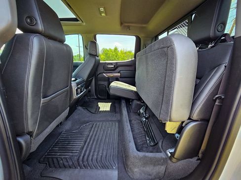 Used 2022 Chevrolet Silverado 1500 LTZ w/ LTZ Premium Package AWD/4WD image 34
