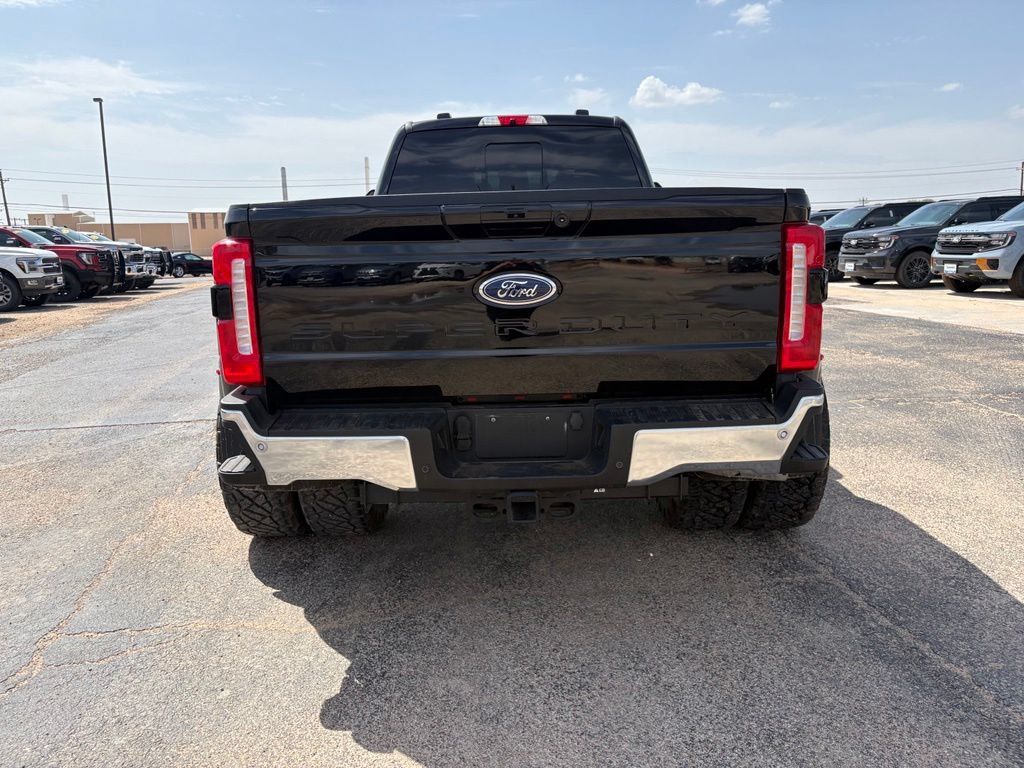 Used 2025 Ford F450 Lariat w/ Lariat Ultimate Package AWD/4WD image 7