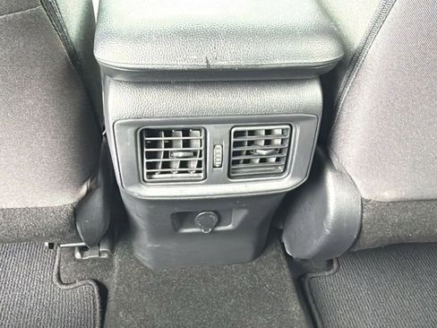 Used 2019 Toyota RAV4 LE image 29