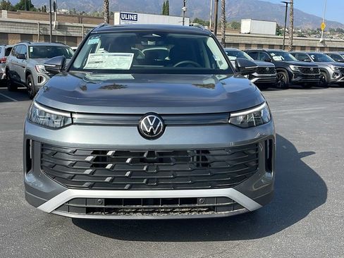Certified 2025 Volkswagen Tiguan S FWD image 3