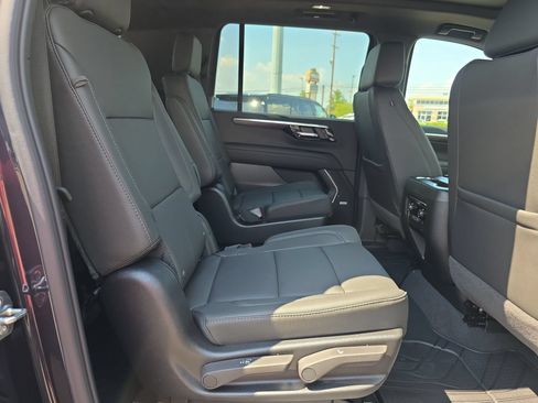 New 2026 Chevrolet Suburban LT w/ Advanced Technology Package AWD/4WD image 15