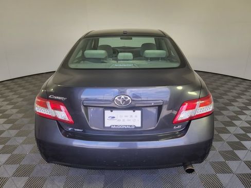 Used 2011 Toyota Camry LE FWD image 4