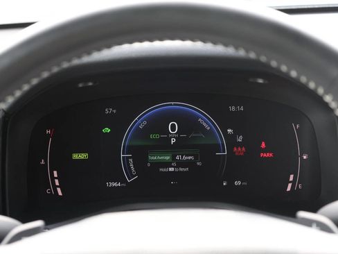 Used 2025 Toyota Camry SE FWD image 19