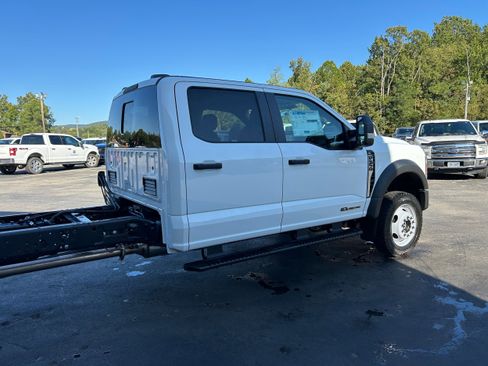 New 2026 Ford F550 4x4 Crew Cab image 12