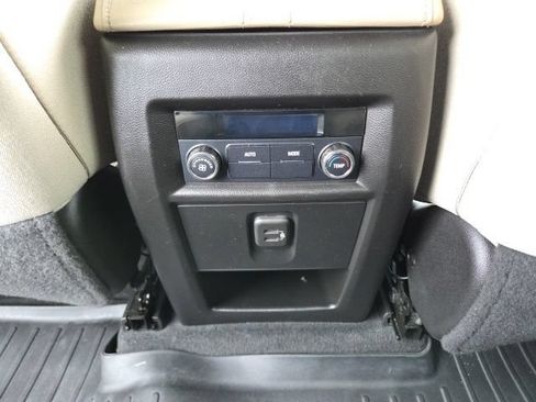 Used 2022 Chevrolet Traverse LT AWD/4WD image 31
