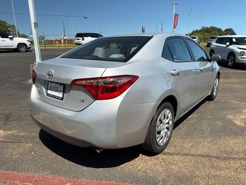 Used 2017 Toyota Corolla LE w/ Carpet Mat Package (TMS) FWD image 6