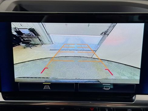 Used 2025 Chevrolet Silverado 1500 LT image 14