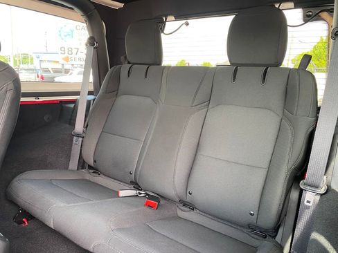 Used 2021 Jeep Wrangler Sport AWD/4WD image 16