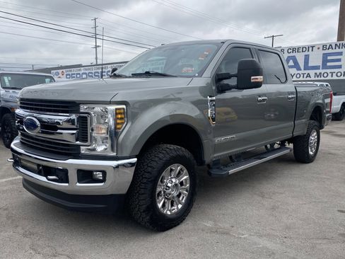 Used 2019 Ford F250 XLT w/ XLT Premium Package image 2