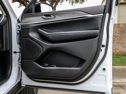 Used 2023 Jeep Grand Cherokee L Limited image 57