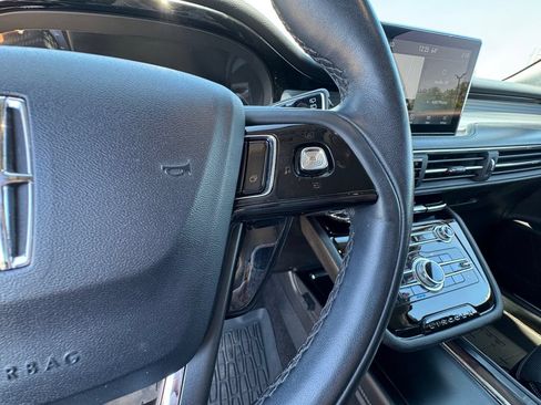 Used 2022 Lincoln Corsair AWD w/ Premium Package image 23