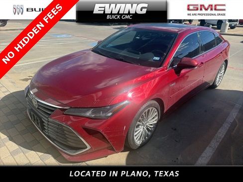 Used 2020 Toyota Avalon Limited image 1