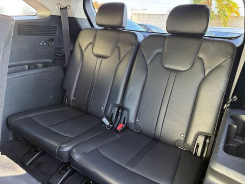 Used 2024 Kia Sorento S image 31