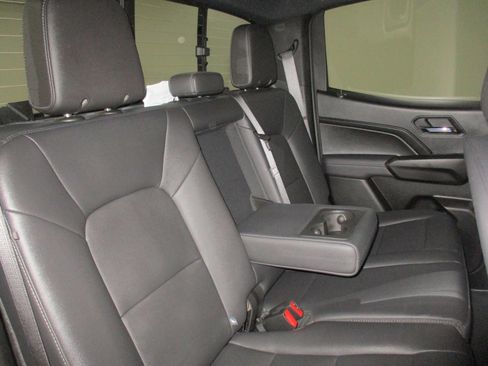 Used 2024 GMC Canyon Elevation w/ Elevation Premium Package image 18