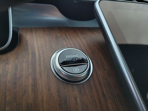 Certified 2025 Mercedes-Benz C 300 C 300 image 32