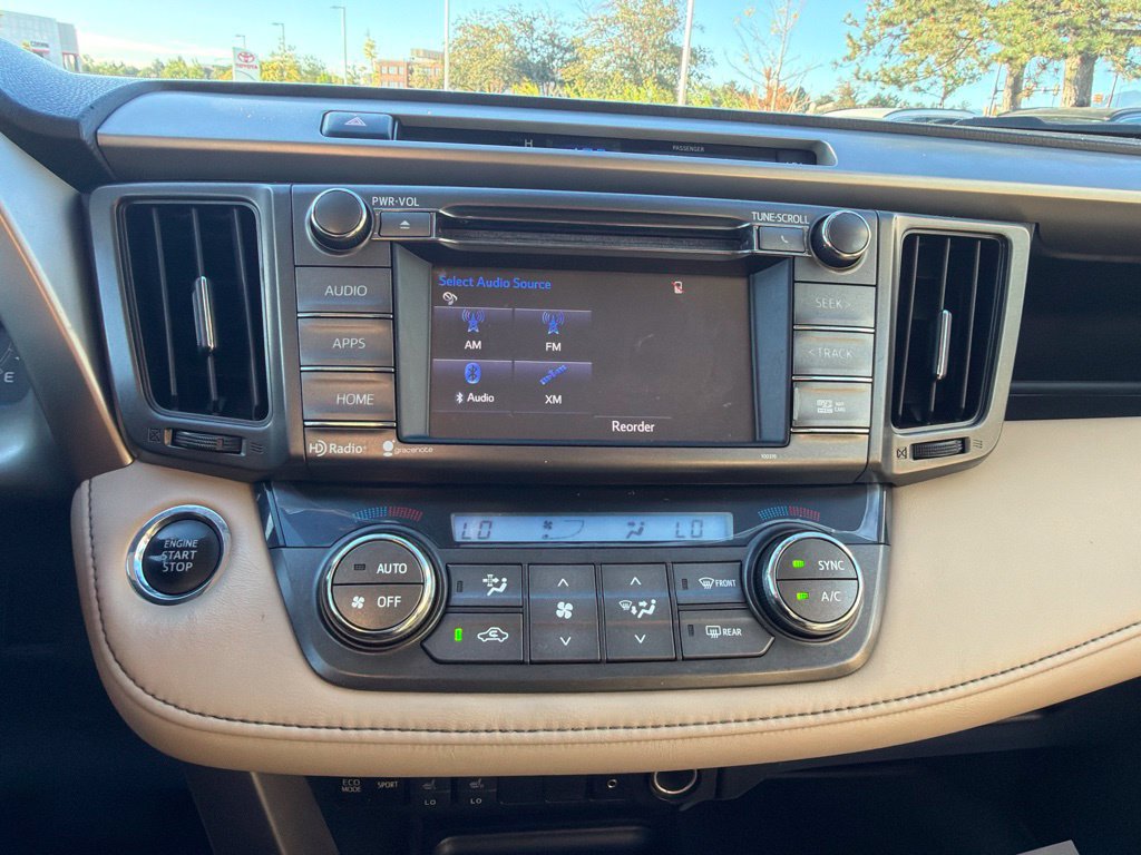 Used 2014 Toyota RAV4 Limited w/ Technology Package AWD/4WD image 31