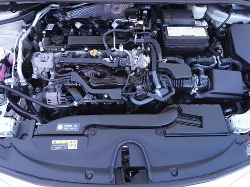 Certified 2025 Toyota Corolla SE FWD image 21
