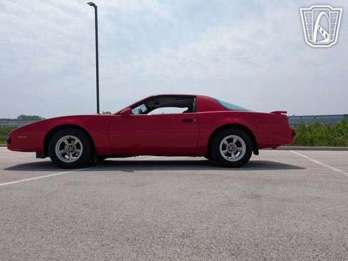 Used 1989 Pontiac Firebird Coupe image 6