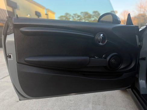 Used 2017 MINI Cooper 2-Door Hardtop image 12