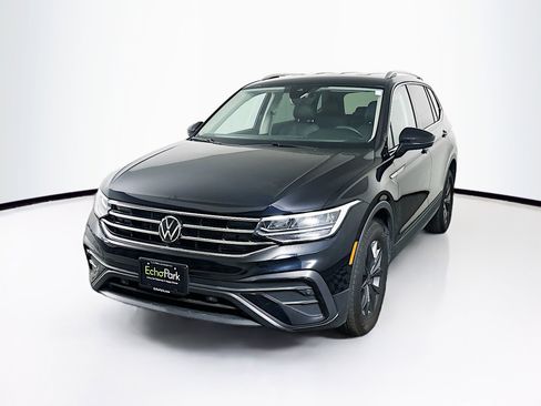 Used 2023 Volkswagen Tiguan SE image 3