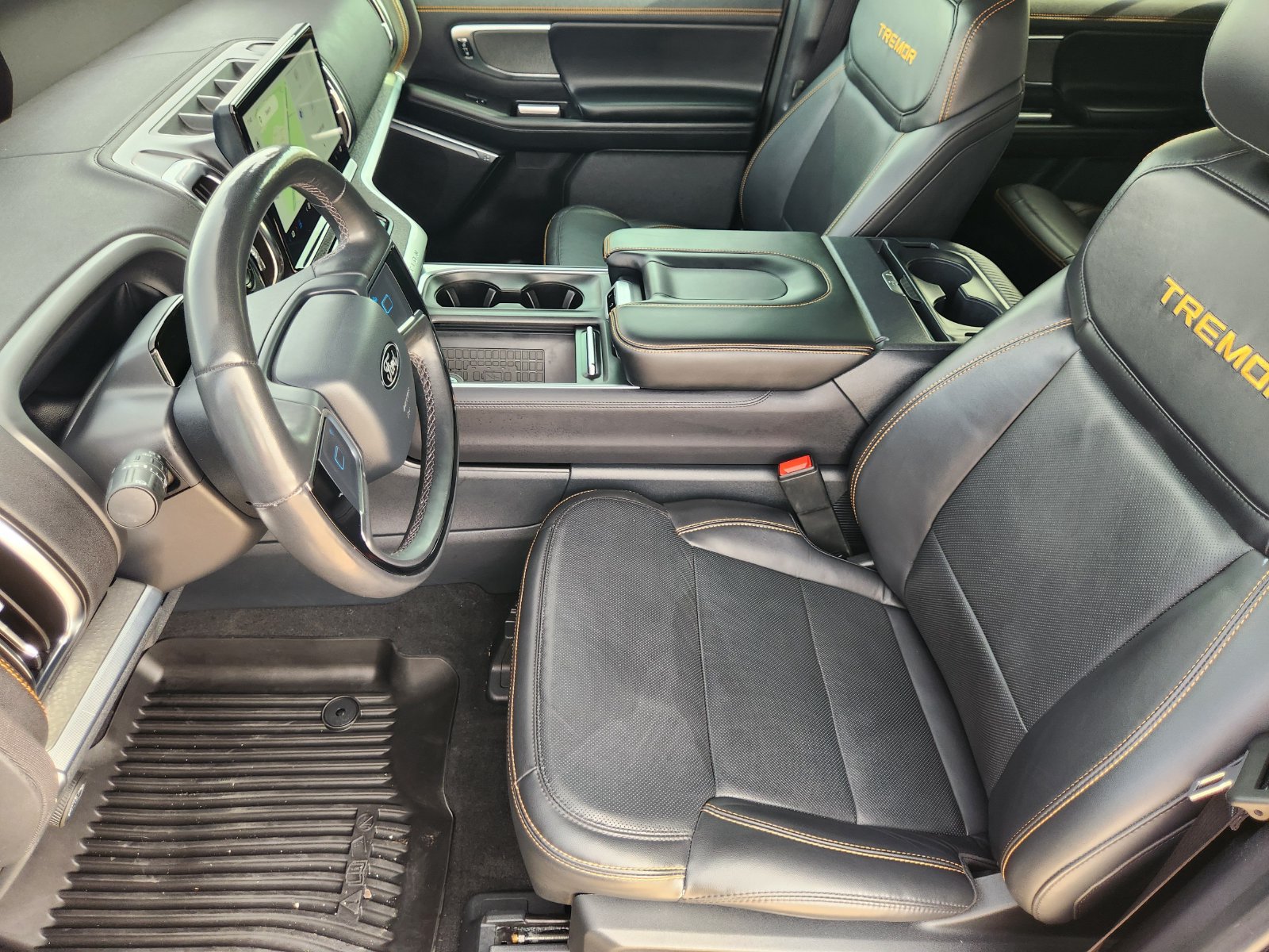 Used 2025 Ford Expedition Tremor AWD/4WD image 14