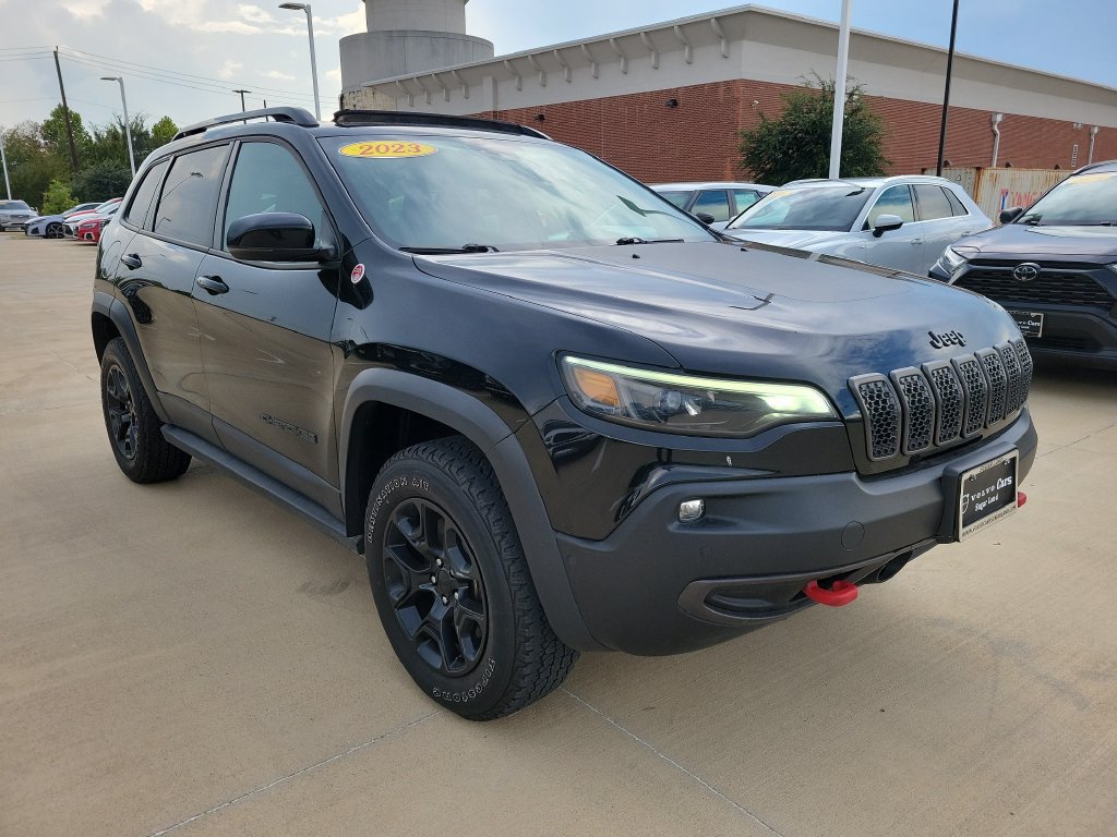 Used 2023 Jeep Cherokee Trailhawk w/ Sun & Sound Group AWD/4WD image 4