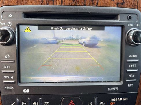 Used 2014 Chevrolet Traverse LTZ FWD image 24