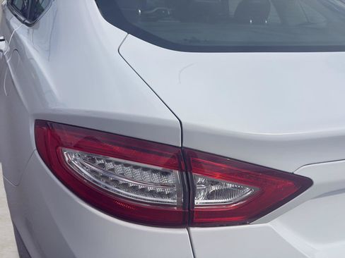Used 2016 Ford Fusion SE w/ Equipment Group 202A FWD image 13
