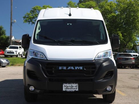 Used 2024 RAM ProMaster 2500 w/ Convenience Group FWD image 18
