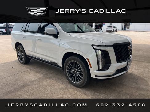 Used 2025 Cadillac Escalade Sport Platinum AWD/4WD image 2