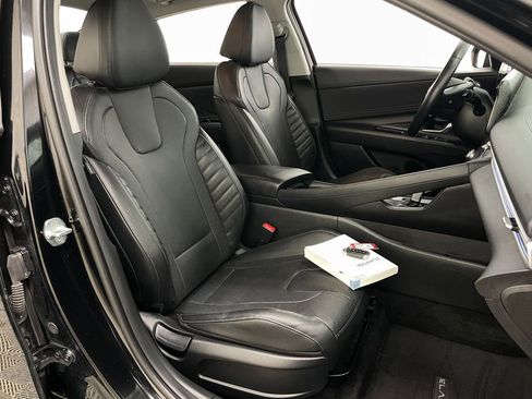 Used 2023 Hyundai Elantra Limited w/ Preferred Accessory Package FWD image 38