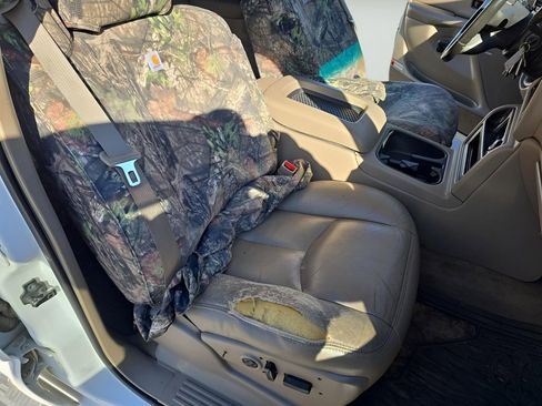 Used 2004 GMC Sierra 2500 SLT w/ Heavy-Duty Power Package image 35