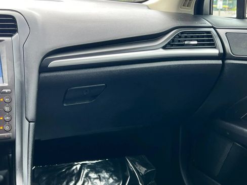 Used 2017 Ford Fusion Titanium AWD/4WD image 28