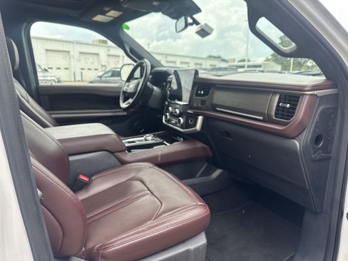 Used 2024 Ford Expedition Limited RWD image 15