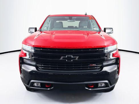 Used 2021 Chevrolet Silverado 1500 LT Trail Boss image 3