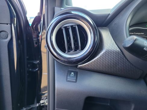 Used 2019 Nissan Kicks SV image 21