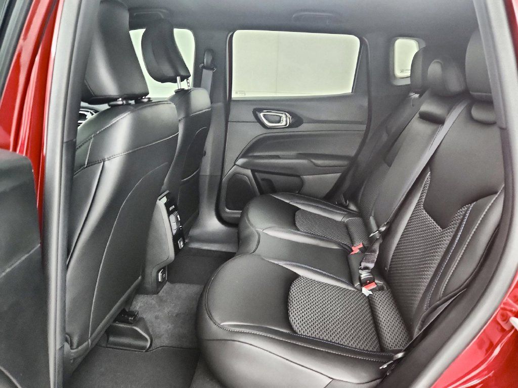 New 2026 Jeep Compass Latitude AWD/4WD image 28