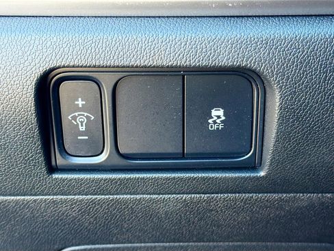 Used 2024 Kia Sorento S image 38