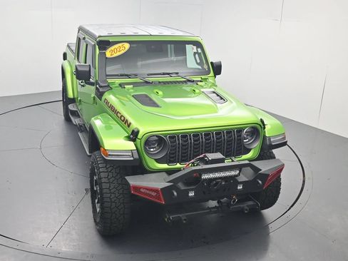 Used 2025 Jeep Gladiator Rubicon w/ Convenience Group AWD/4WD image 49