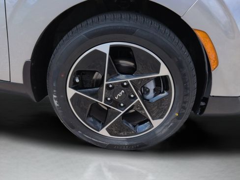 Certified 2023 Kia Soul EX FWD image 13