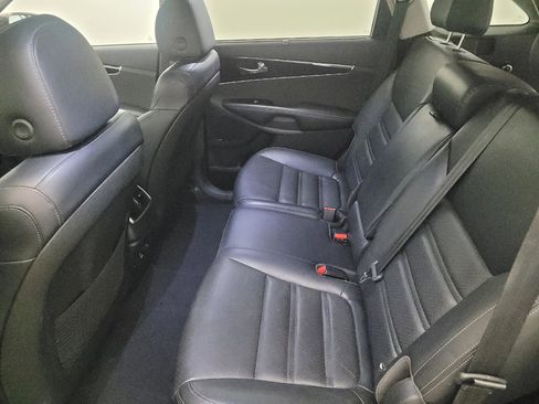 Used 2019 Kia Sorento EX w/ EX Touring Package image 18
