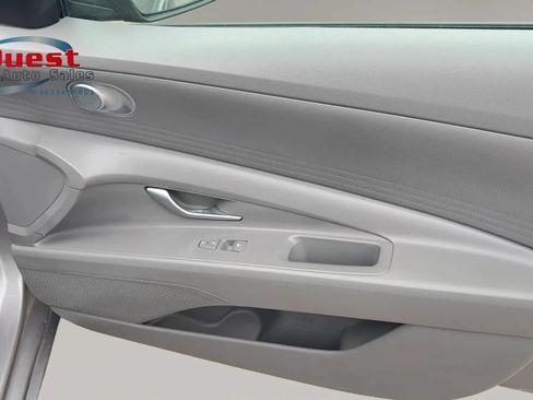 Used 2022 Hyundai Elantra SEL FWD image 12