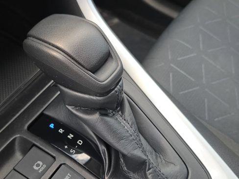 Used 2022 Toyota RAV4 XLE w/ Convenience Package FWD image 35