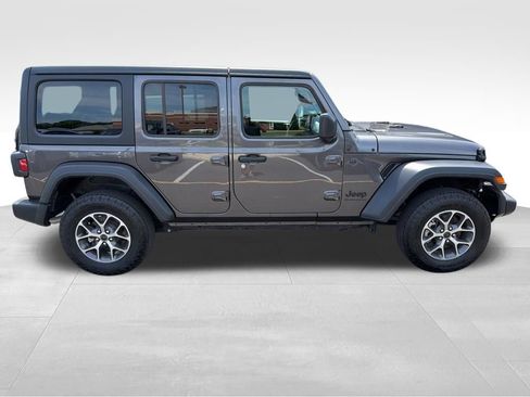 Used 2025 Jeep Wrangler Unlimited Sport AWD/4WD image 9