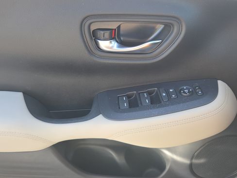 Certified 2023 Honda HR-V LX image 17