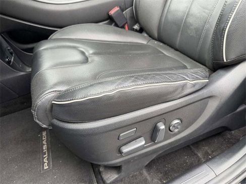 Used 2023 Hyundai Palisade Limited image 18