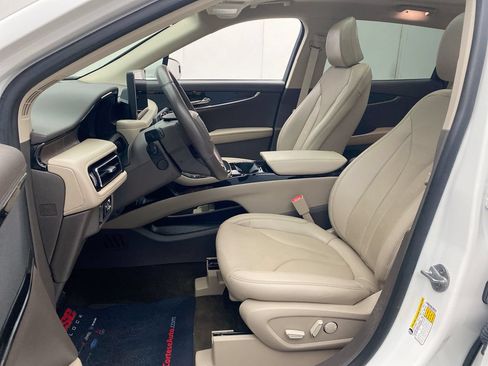 Used 2023 Lincoln Nautilus Reserve AWD/4WD image 14