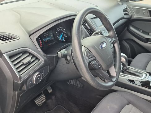 Used 2018 Ford Edge SE FWD image 10