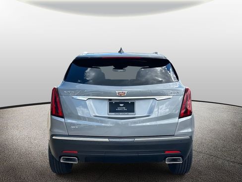 New 2025 Cadillac XT5 Luxury image 3