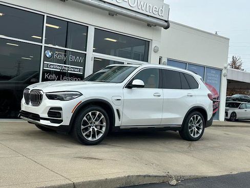 Certified 2022 BMW X5 xDrive45e image 5